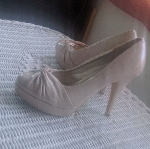 Heels - Picture 3 of 8